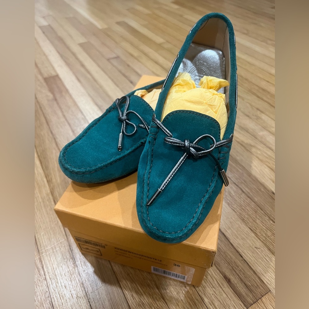 EUC TOD’S Heaven Laccetto Sirena Suede Gommino Driving Shoe Size 36